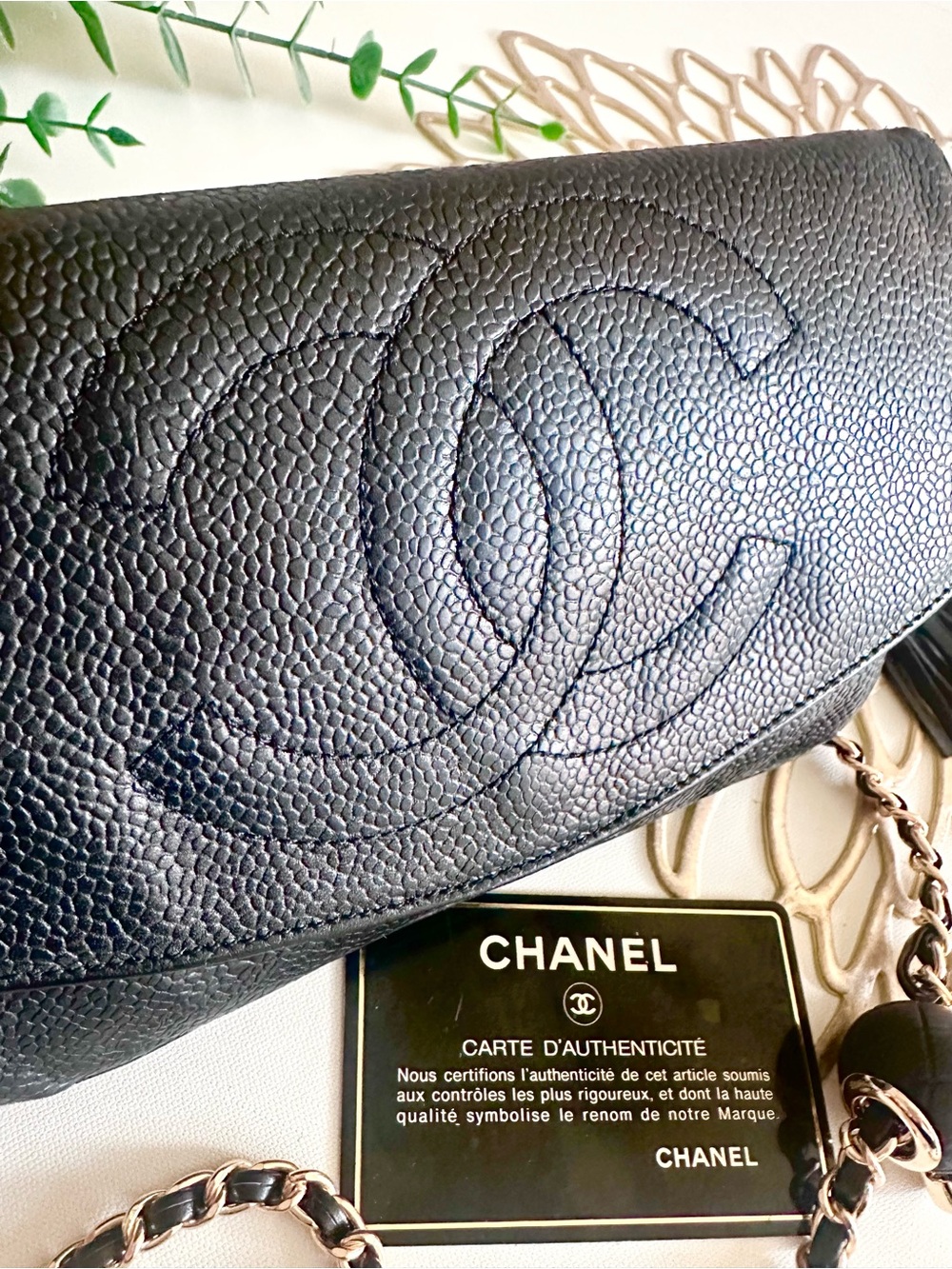 CHANEL Black Caviar Classic Flap Clutch - Picture 3 of 16